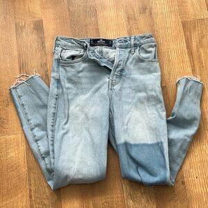 Hollister XXS Ultra High-Rise Vintage Straight Patch Jeans. STRETCHY